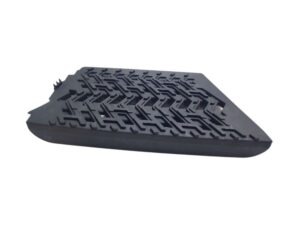 Step Plate Plastic R/H - Lower - No Holes - FM (20-On)